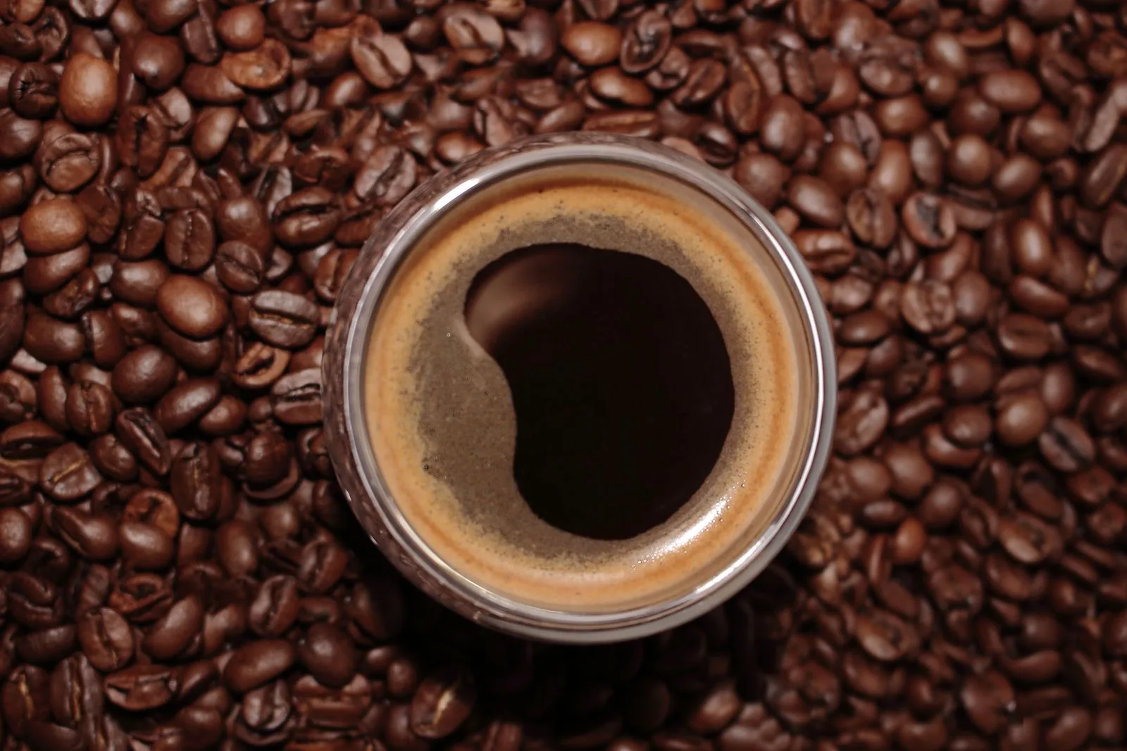 Café visto de cima, fotografia ilustrativa